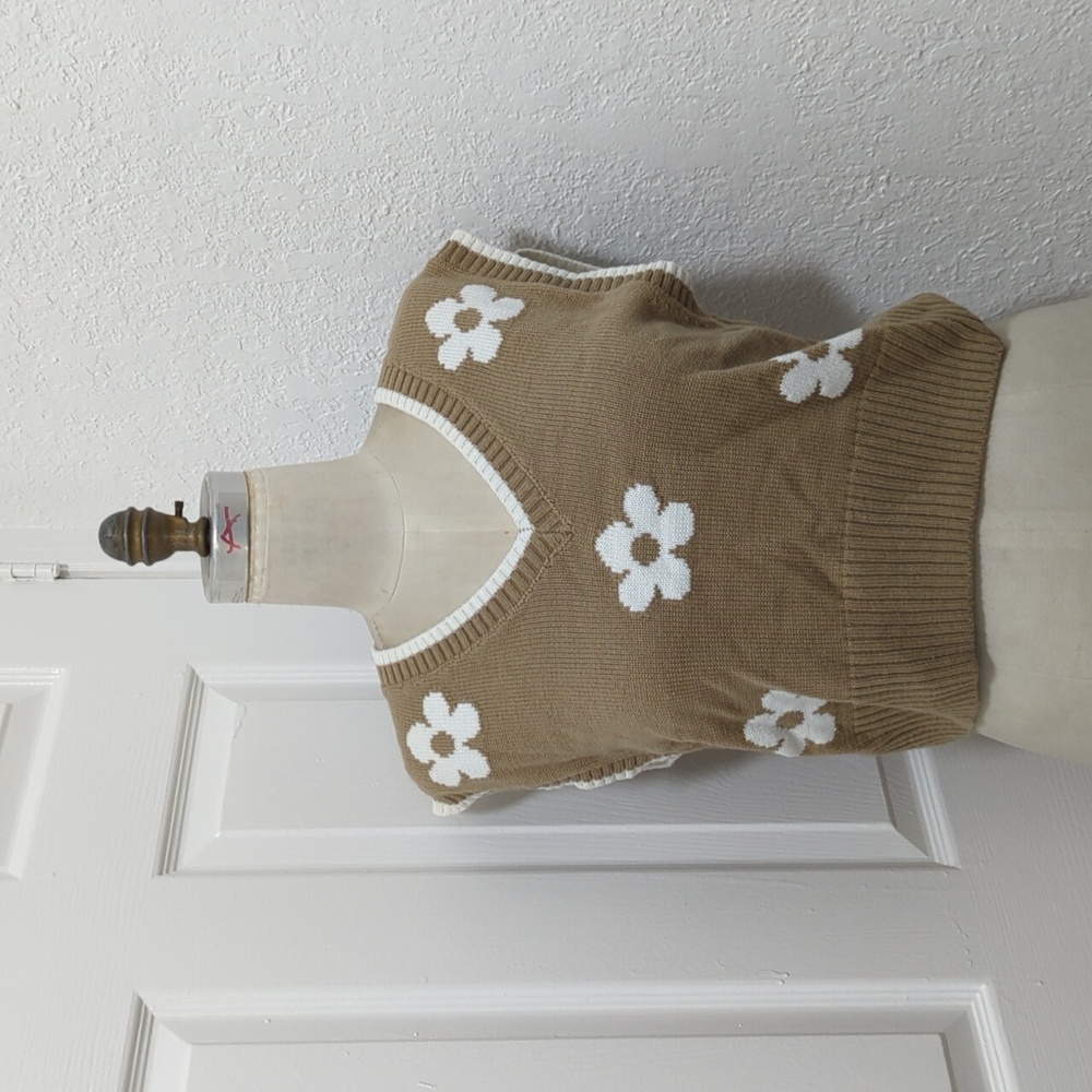 Love Tree Women's Taupe Floral Vest